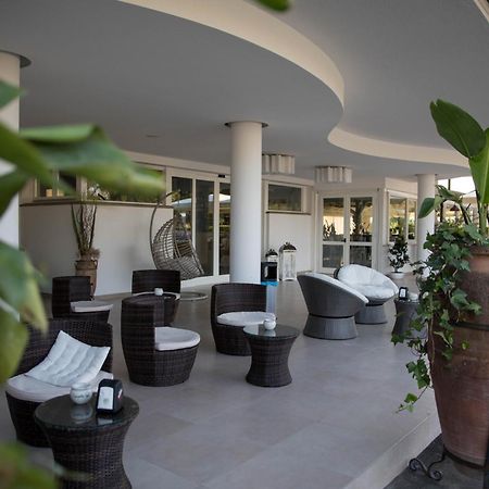 Love & Fama Hotel Sabaudia Ngoại thất bức ảnh