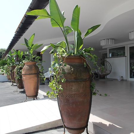 Love & Fama Hotel Sabaudia Ngoại thất bức ảnh