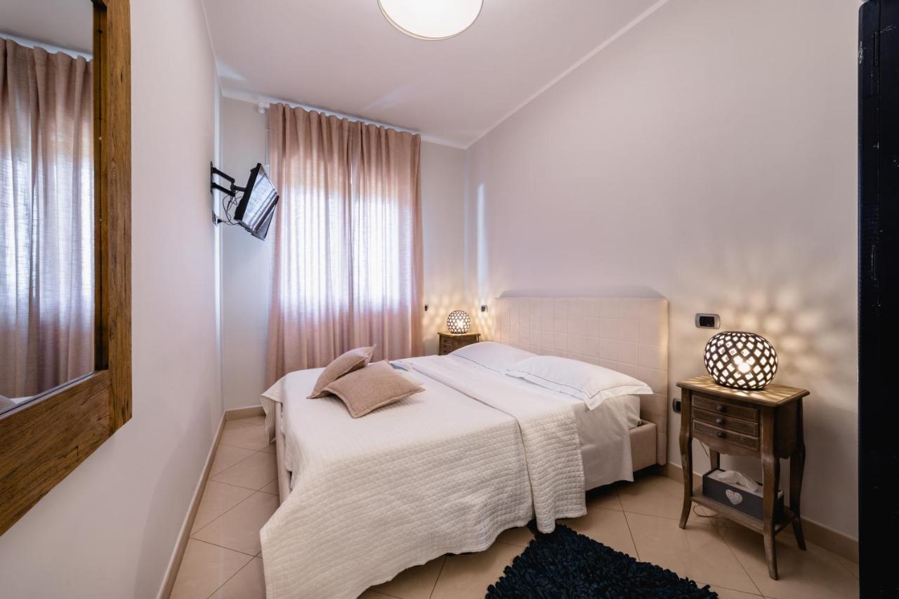 Love & Fama Hotel Sabaudia Ngoại thất bức ảnh