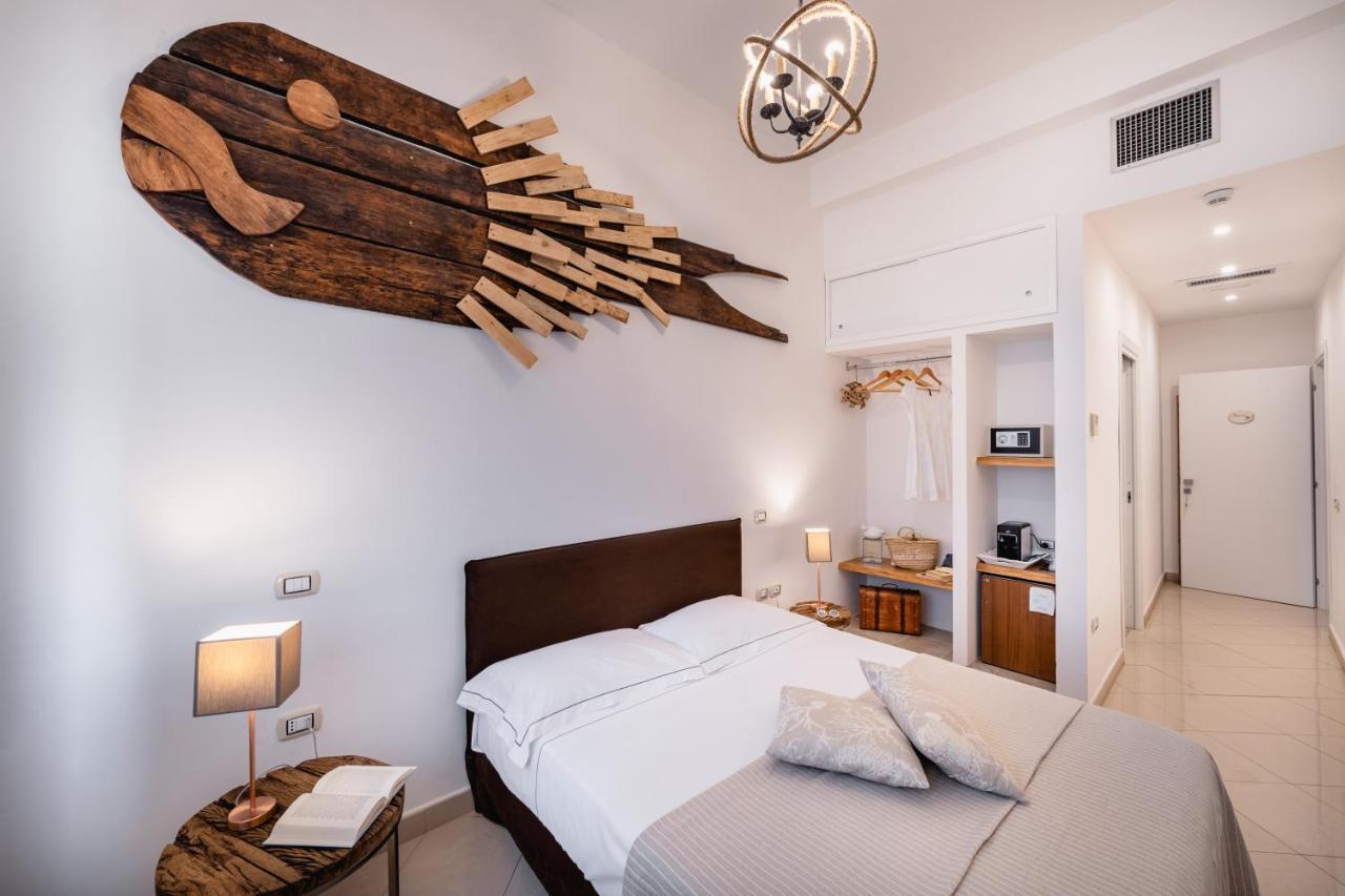 Love & Fama Hotel Sabaudia Ngoại thất bức ảnh