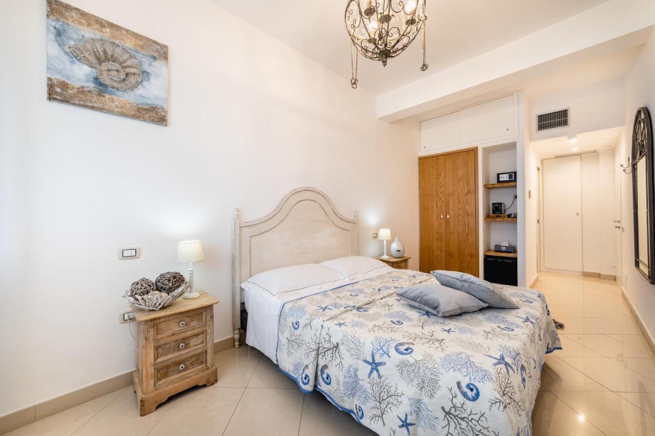 Love & Fama Hotel Sabaudia Ngoại thất bức ảnh
