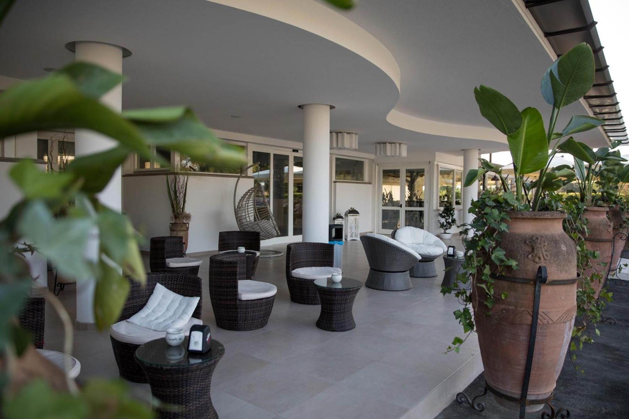 Love & Fama Hotel Sabaudia Ngoại thất bức ảnh