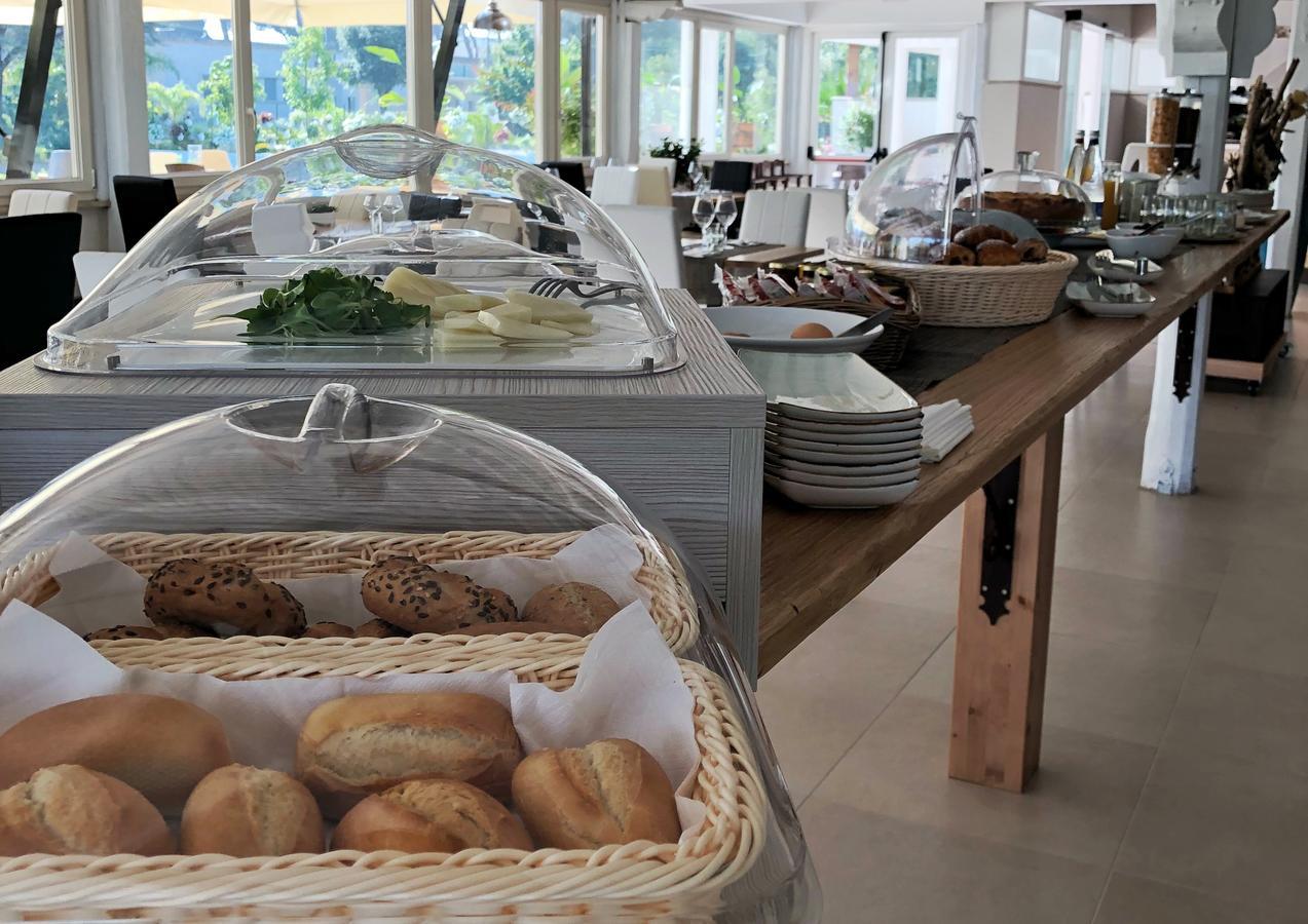 Love & Fama Hotel Sabaudia Ngoại thất bức ảnh